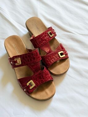 Michelle D Red Croc Embossed Patent Wedge Slide Sandals Size 7M Gold Buckles